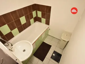 Pronájem bytu 2+1, Karlovy Vary, Dvořákova, 67 m2