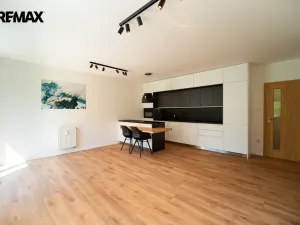 Pronájem bytu 2+kk, Milovice - Mladá, Višňová, 62 m2