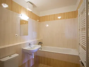 Pronájem bytu 2+kk, Praha - Prosek, Kytlická, 58 m2
