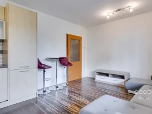 Pronájem bytu 2+kk, Klecany, V Honech, 52 m2