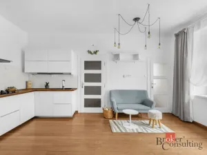 Prodej bytu 1+kk, Praha - Bubeneč, N. A. Někrasova, 49 m2