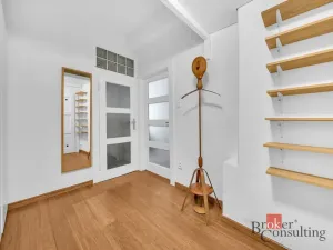 Prodej bytu 1+kk, Praha - Bubeneč, N. A. Někrasova, 49 m2