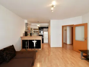 Pronájem bytu 2+kk, Praha - Holešovice, V háji, 55 m2