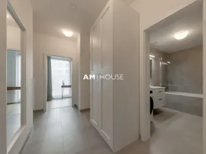 Pronájem bytu 2+kk, Praha - Karlín, Rohanské nábřeží, 61 m2