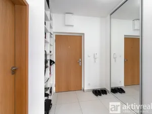 Pronájem bytu 1+kk, Praha - Modřany, Provázkova, 38 m2