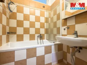 Prodej bytu 3+1, Praha - Malešice, Přistoupimská, 75 m2