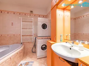 Prodej vícegeneračního domu, Kraslice, Pod nádražím, 259 m2