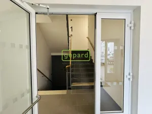 Pronájem bytu 2+kk, Praha, Arnošta Staňka, 31 m2