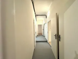 Pronájem skladu, Praha - Strašnice, Saratovská, 130 m2