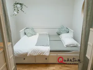 Pronájem bytu 1+kk, Praha - Smíchov, Grafická, 35 m2