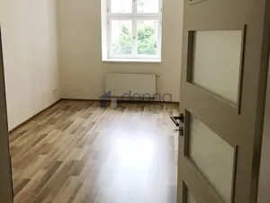 Pronájem bytu 3+1, Praha, Na hutích, 84 m2