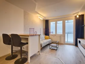 Pronájem bytu 2+kk, Jindřichův Hradec - Jindřichův Hradec III, sídliště Vajgar, 42 m2