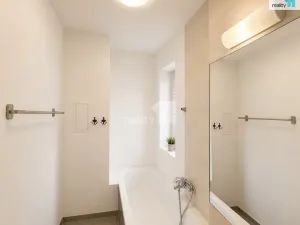 Pronájem bytu 2+kk, Praha - Hrdlořezy, Českobrodská, 64 m2