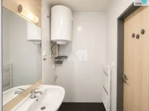 Pronájem bytu 2+kk, Praha - Hrdlořezy, Českobrodská, 64 m2
