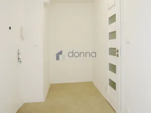 Pronájem bytu 1+kk, Praha, Hartigova, 36 m2