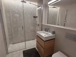 Pronájem bytu 2+kk, Praha - Radlice, U Komína, 49 m2