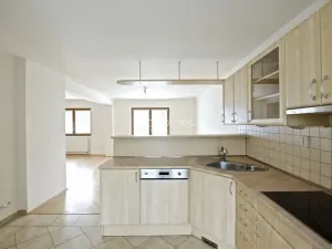 Pronájem rodinného domu, Praha - Nebušice, 253 m2
