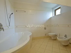 Pronájem rodinného domu, Praha - Nebušice, 253 m2