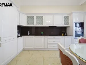 Prodej bytu 3+1, Karlovy Vary, nábřeží Jana Palacha, 94 m2