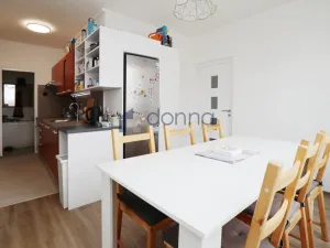 Pronájem bytu 3+1, Praha, Počernická, 73 m2
