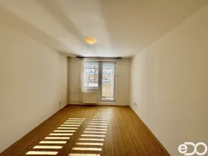 Pronájem bytu 1+1, Luštěnice - Zelená, 31 m2