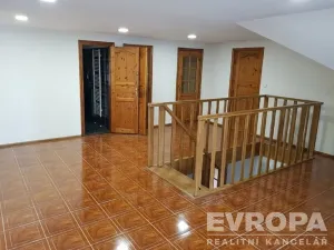 Pronájem rodinného domu, Liberec - Liberec XXX-Vratislavice nad Nisou, Pod Skalkou, 250 m2