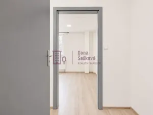 Pronájem bytu 2+kk, Jindřichův Hradec - Jindřichův Hradec II, Miřiovského, 34 m2