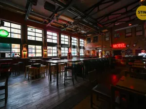 Pronájem restaurace, Pardubice, Hronovická, 240 m2