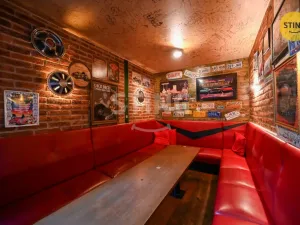 Pronájem restaurace, Pardubice, Hronovická, 240 m2