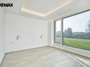 Prodej rodinného domu, Vestec, Čechova, 298 m2