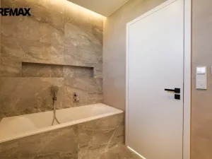 Prodej rodinného domu, Vestec, Čechova, 298 m2