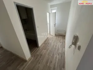 Pronájem bytu 2+1, Karlovy Vary - Stará Role, Závodu míru, 71 m2