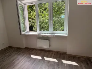 Pronájem bytu 2+1, Karlovy Vary - Stará Role, Závodu míru, 71 m2