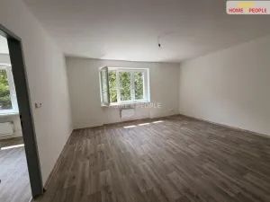 Pronájem bytu 2+1, Karlovy Vary - Stará Role, Závodu míru, 71 m2