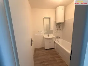 Pronájem bytu 2+1, Karlovy Vary - Stará Role, Závodu míru, 71 m2