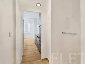 Pronájem bytu 1+kk, Praha - Karlín, Křižíkova, 22 m2