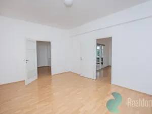 Pronájem bytu 4+1, Praha - Nové Město, Masarykovo nábřeží, 110 m2