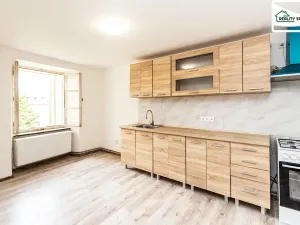Pronájem bytu 2+1, Cheb, Židovská, 66 m2