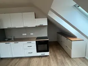 Pronájem bytu 4+kk, Praha - Kobylisy, Klíčanská, 93 m2