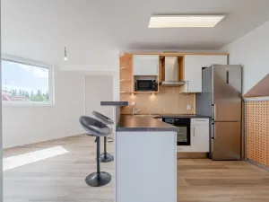 Prodej bytu 3+kk, Praha - Vysočany, Skloněná, 74 m2