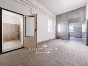 Prodej výrobních prostor, Koleč, 940 m2