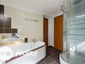 Prodej rodinného domu, Janovice, 300 m2