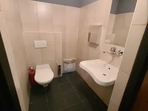Pronájem obchodního prostoru, Praha - Smíchov, Nádražní, 85 m2