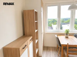 Prodej bytu 2+1, Karlovy Vary - Stará Role, Závodu míru, 68 m2