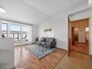 Prodej bytu 2+kk, Jesenice, Sluneční, 58 m2