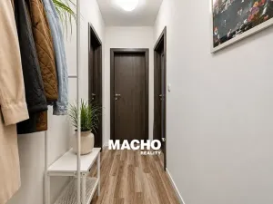 Pronájem bytu 2+kk, Praha - Modřany, Karasova, 50 m2