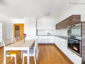Pronájem bytu 3+kk, Praha - Hloubětín, Nademlejnská, 86 m2