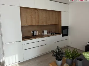 Pronájem bytu 1+kk, Praha - Dolní Chabry, Ústecká, 37 m2