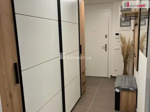 Pronájem bytu 1+kk, Praha - Dolní Chabry, Ústecká, 37 m2