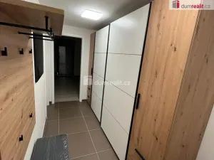 Pronájem bytu 1+kk, Praha - Dolní Chabry, Ústecká, 37 m2